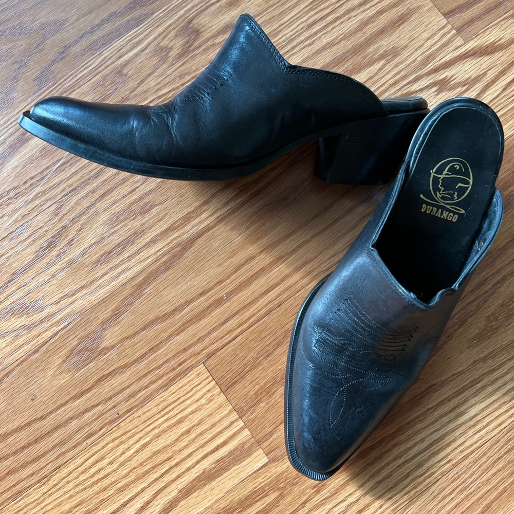 Women’s Durango black western mules